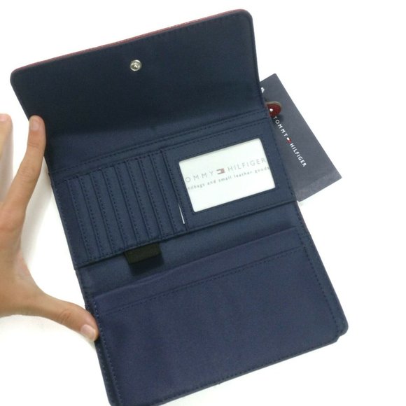 Tommy Hilfiger Tan Jacquard Leather Accent Wallet - Picture 2 of 3